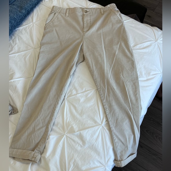 Old Navy Chino Pant - Picture 1 of 1
